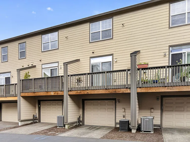 10988 SW Sage Ter — Photo 20
