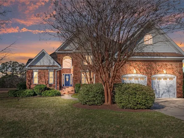 1917 Governors Pointe Dr, Suffolk, VA 23436