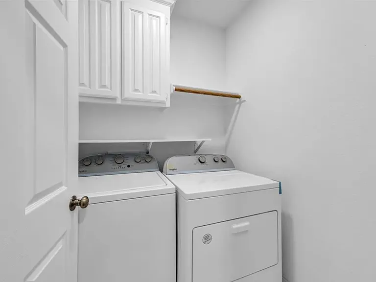 5208 Glen Springs Trl — Photo 37