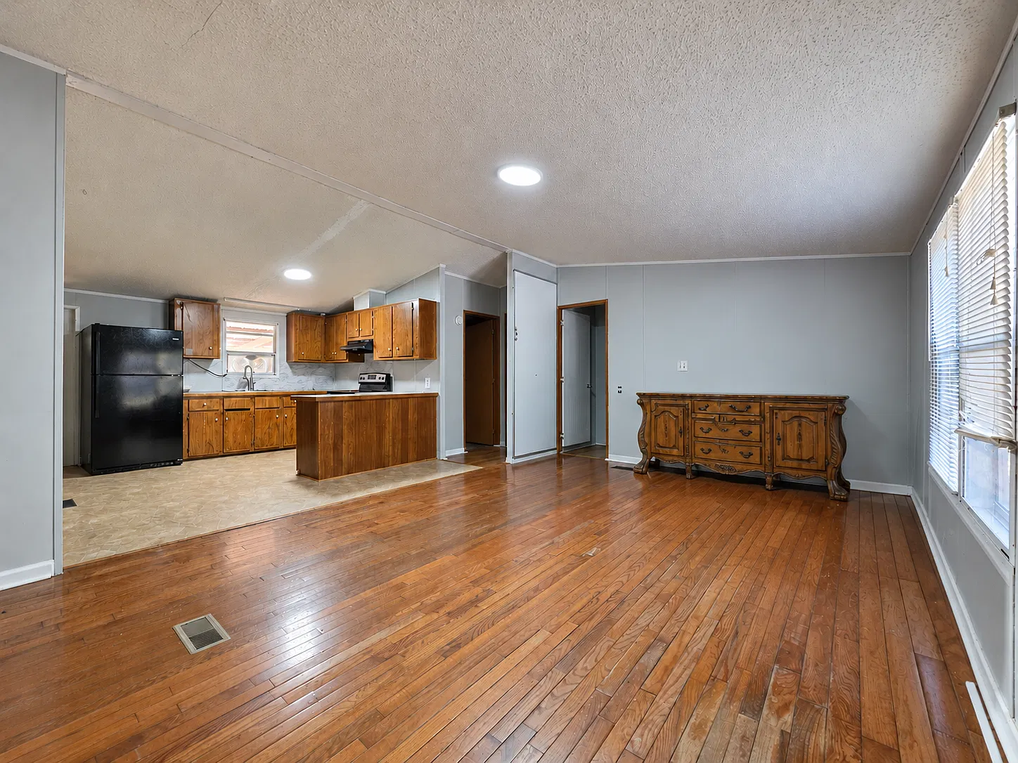 3 bed, 1344 sqft, $1,395 — Photo 4