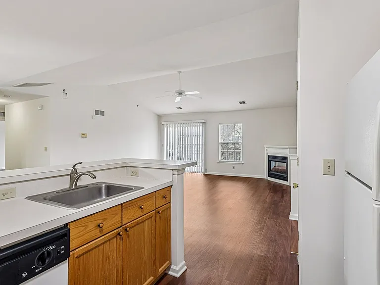 Autumn Park Apartments — Photo 64