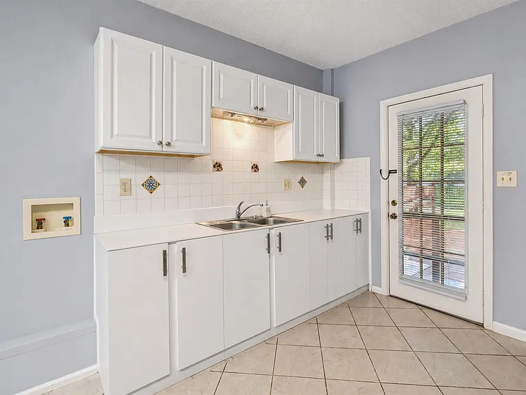 2107 Long Shadow Ln — Photo 11