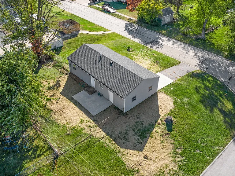 1024 Cypress Dr — Photo 5