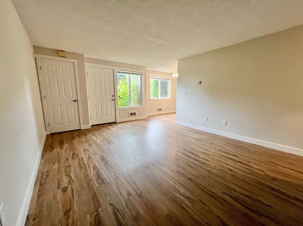 131 Lippert Dr W APT 103