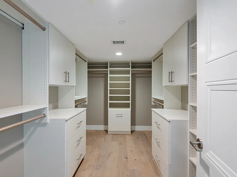 4525 N 40th St #6 — Photo 31