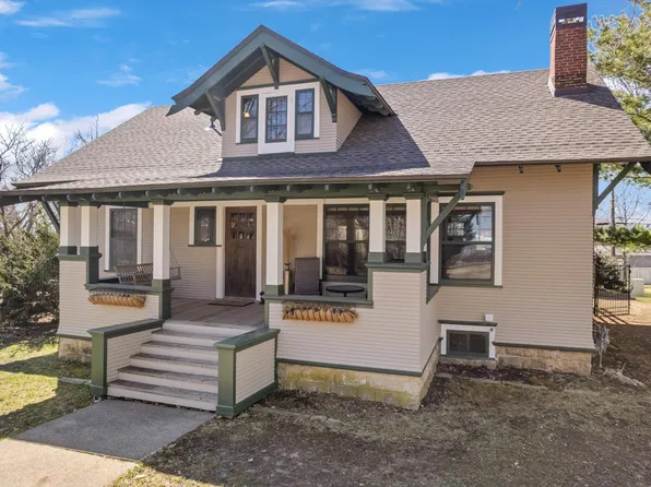 300 5th St SW, Plainview, MN 55964