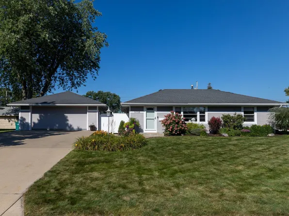 9708 4th Ave S, Bloomington, MN 55420