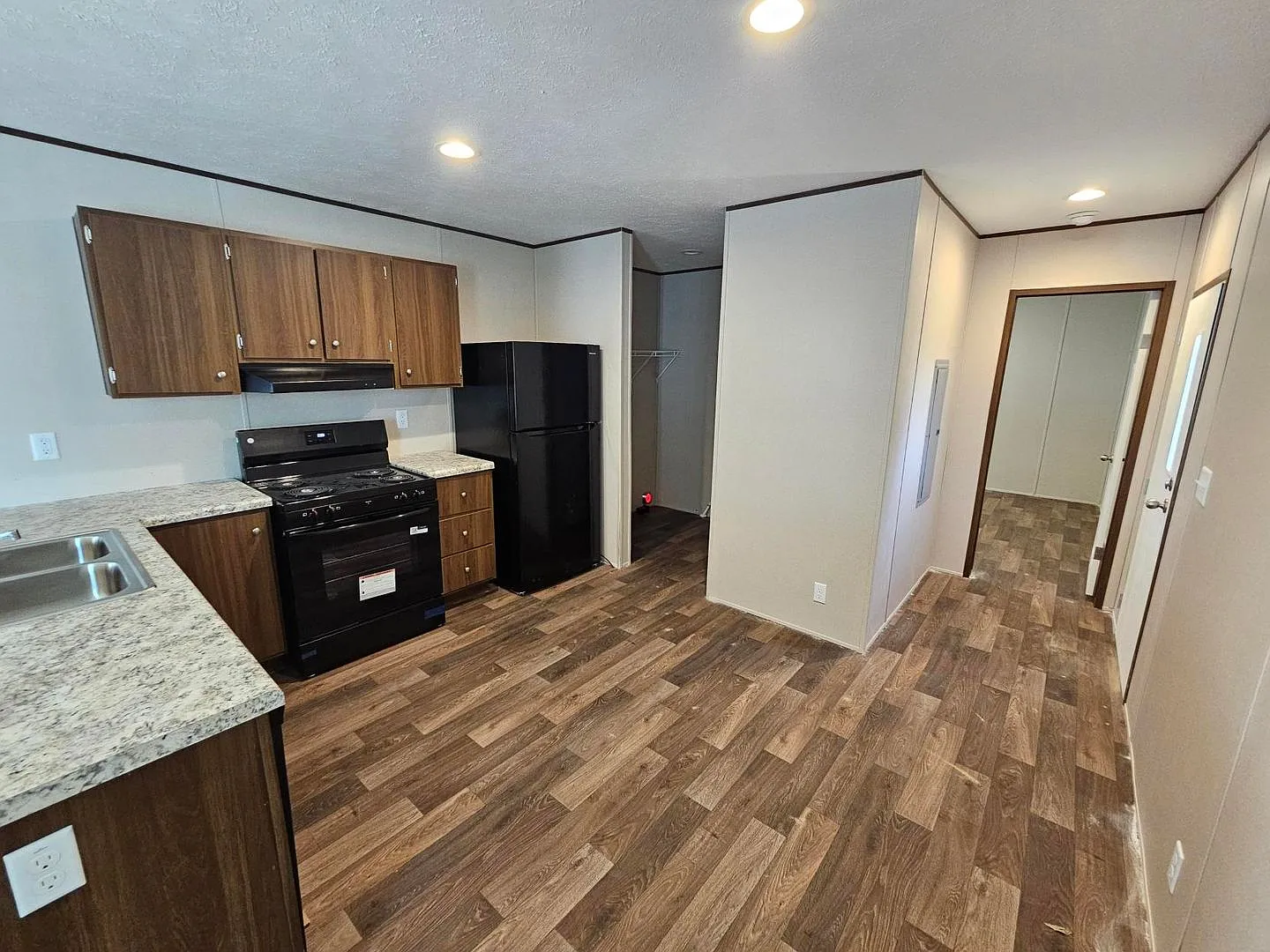 Find Your Next Pet-Friendly Home in Johnson City New & Budget-Friendly Options — Photo 4