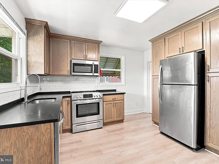 703 Media Pkwy — Photo 5