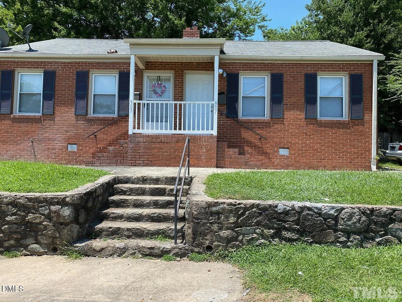 1 bed, 1.0 bath, 560 sqft, $875 — Photo 1