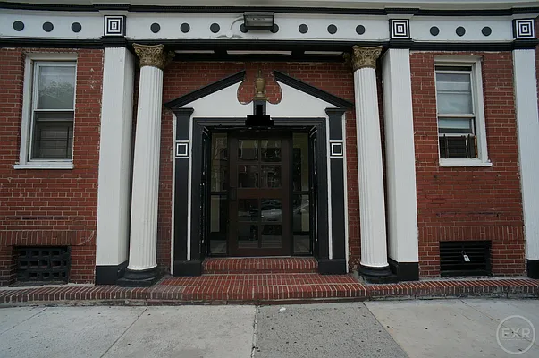 Rented by EXR | media 30