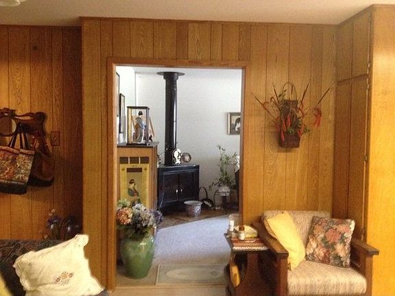 3rd image of 709 Lake Dr