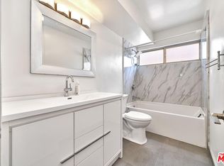 9221 Charleville Blvd APT E, Beverly Hills, CA 90212