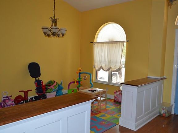 2nd image of 10507 Skylark Pl