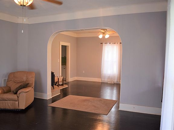 4th image of 306 W Enid St
