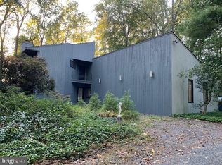 6149 Honey Hollow Rd, Doylestown, PA 18902