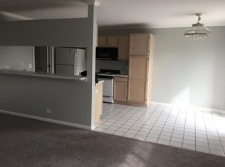 111 Oxford Cir, Grayslake, IL 60030