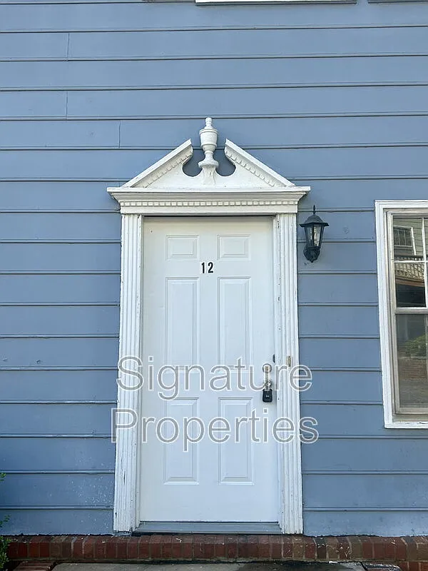 2 bed, 1.5 bath, $875 — Photo 1