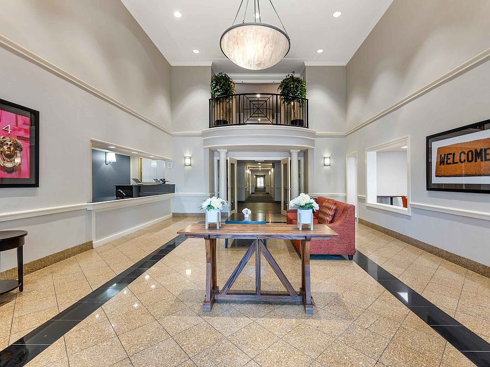 Lobby and Guest Check-in