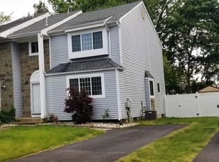 31 Marc Dr, Dayton, NJ