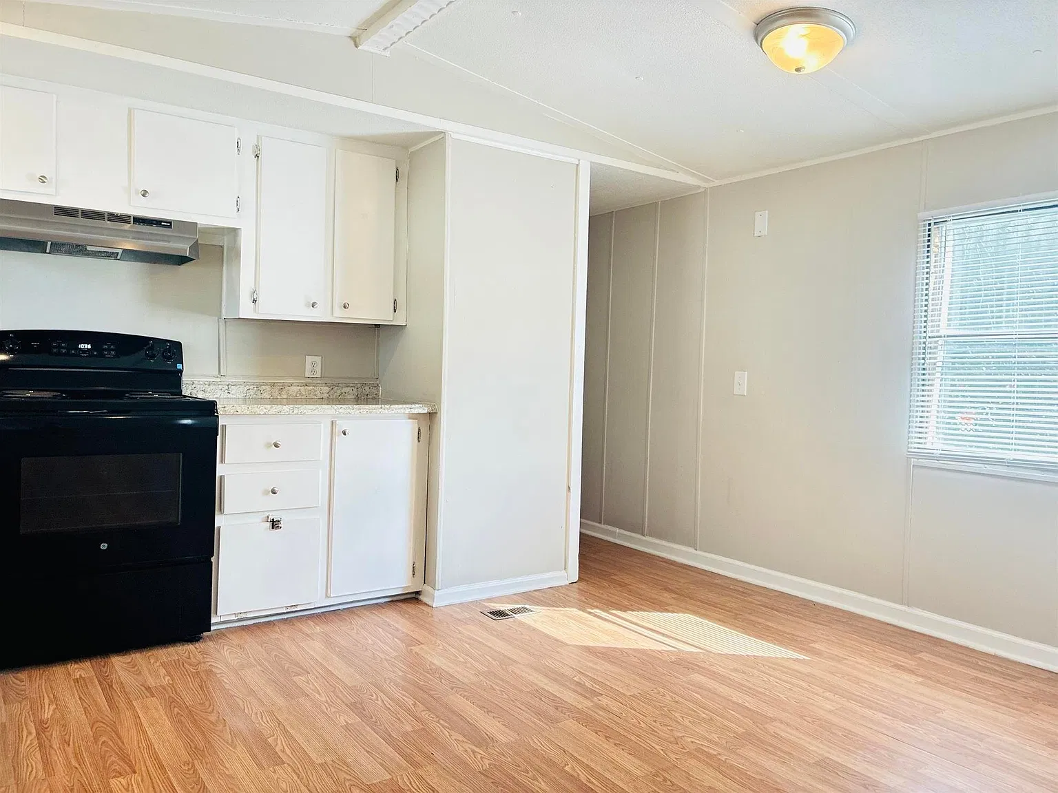 2807 Blcksbrg Unit B — Photo 4