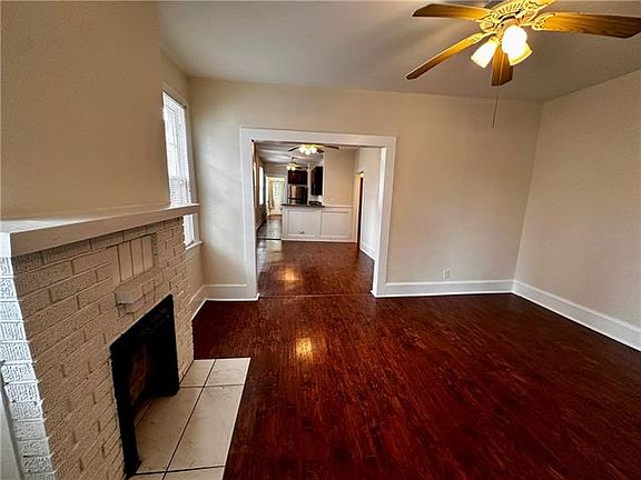 3rd image of 2117 Dante St