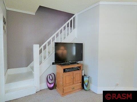 3rd image of 809 Park Ave