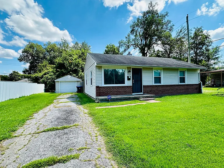 2506 Fureen Dr — Photo 2