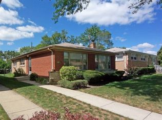 8622 Monticello Ave, Skokie, IL 60076