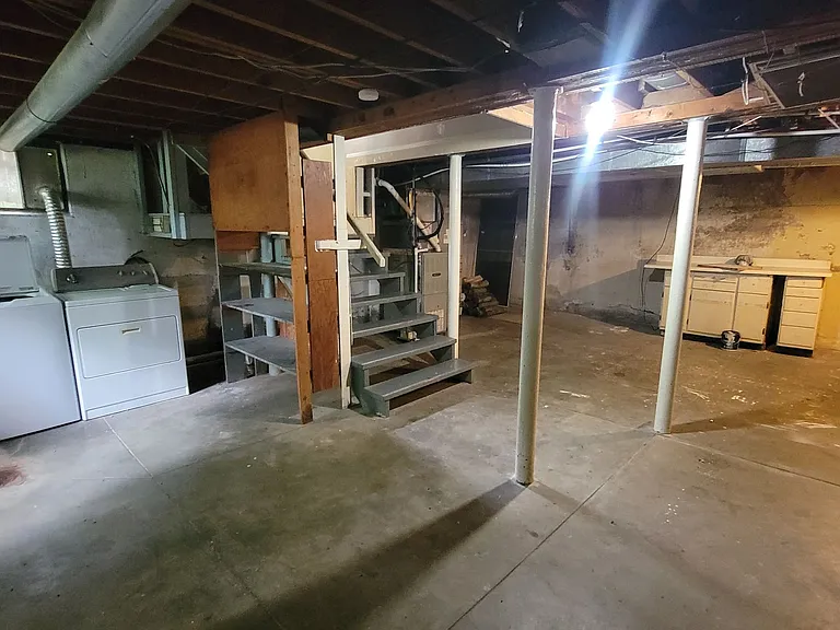 202 Fenley Ave — Photo 17