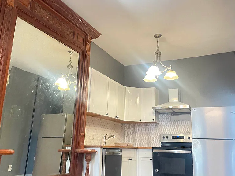 552 Putnam Ave #2 — Photo 3