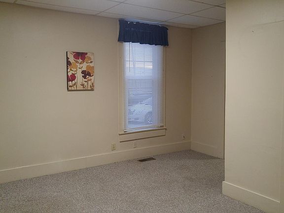 5th image of 819 W Market St