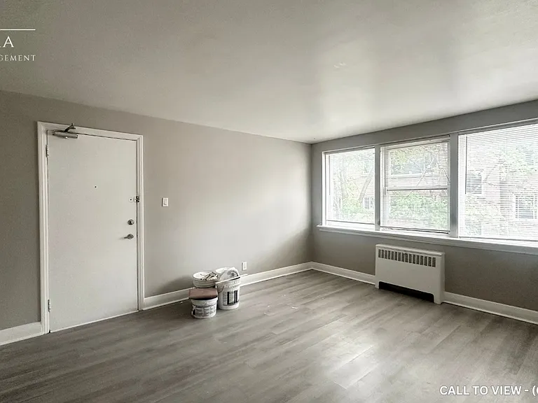 1007 Adelaide St N #7 — Photo 1