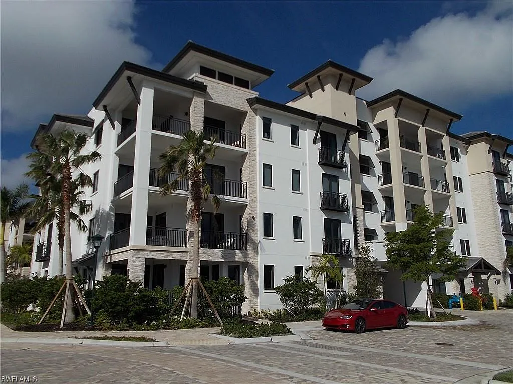 2 bed, 2.0 bath, 1268 sqft, $10,975 — Photo 1