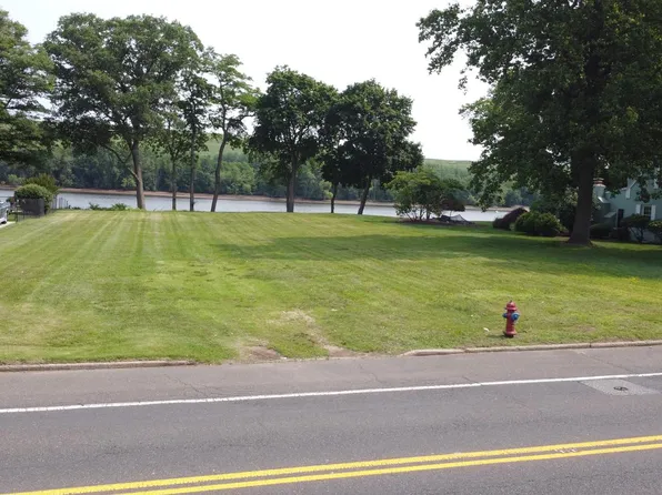 201 W Front St, Florence, NJ 08518