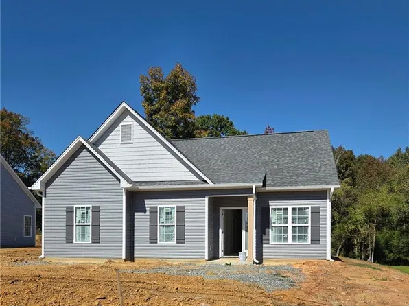 1388 Piedmont Dr, Lexington, NC 27295