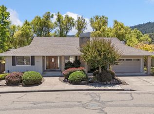 8819 Hood Mountain Way, Santa Rosa, CA 95409