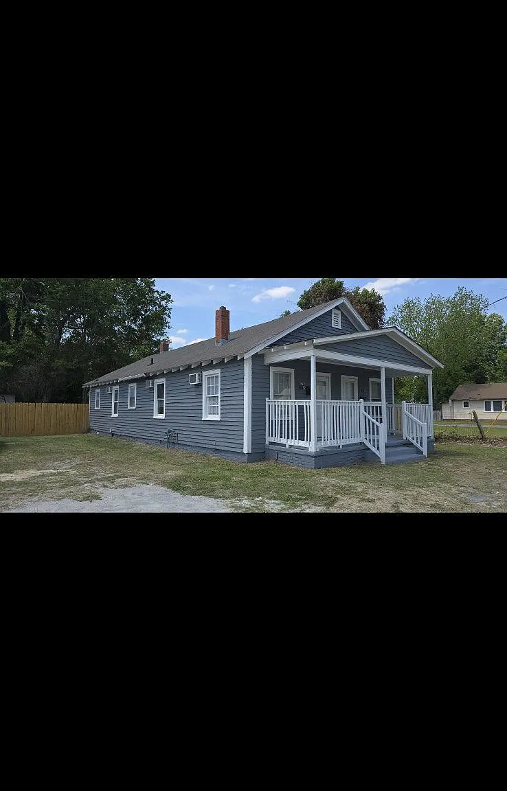 2 bed, 1.0 bath, 663 sqft, $895 — Photo 1