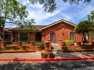 341 Fenwick Dr, Windcrest, TX 78239