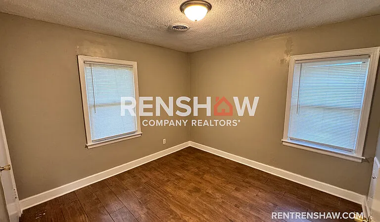 1330 Victor Dr — Photo 16