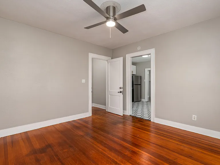 5211 Tremont St — Photo 7