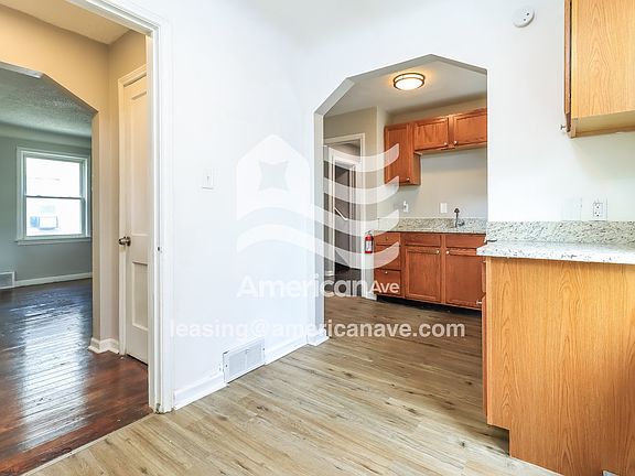 943628_004_dining_room_13842365.jpg