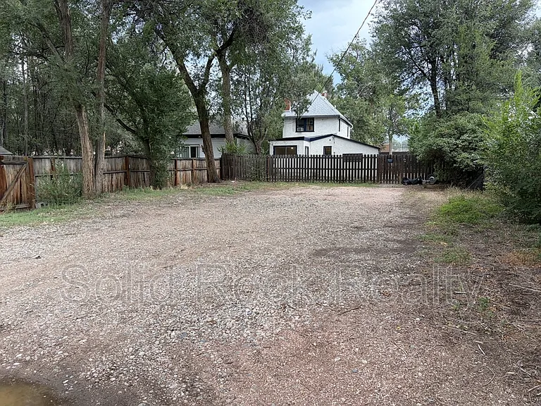 511 E Platte Ave #1 — Photo 18