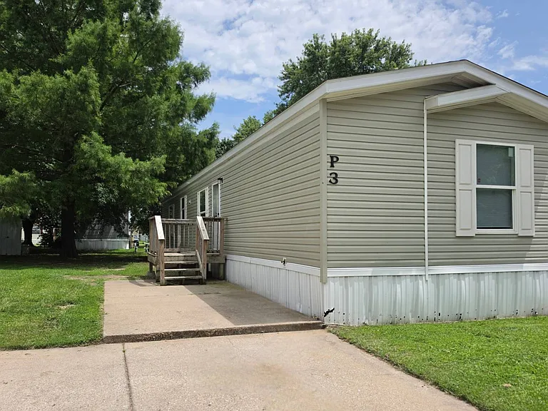 2320 E Macarthur Rd #P03 — Photo 2