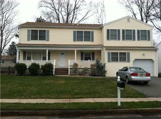 5 Ginesi Ct, Edison, NJ 08817