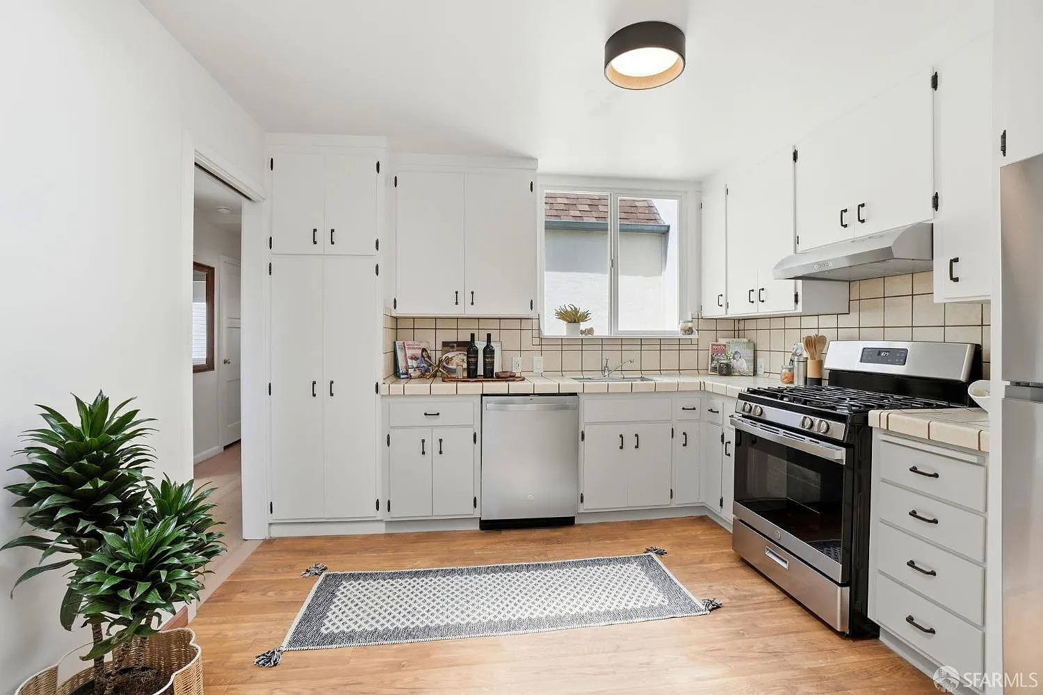 2628 Yorba St - Photo 11