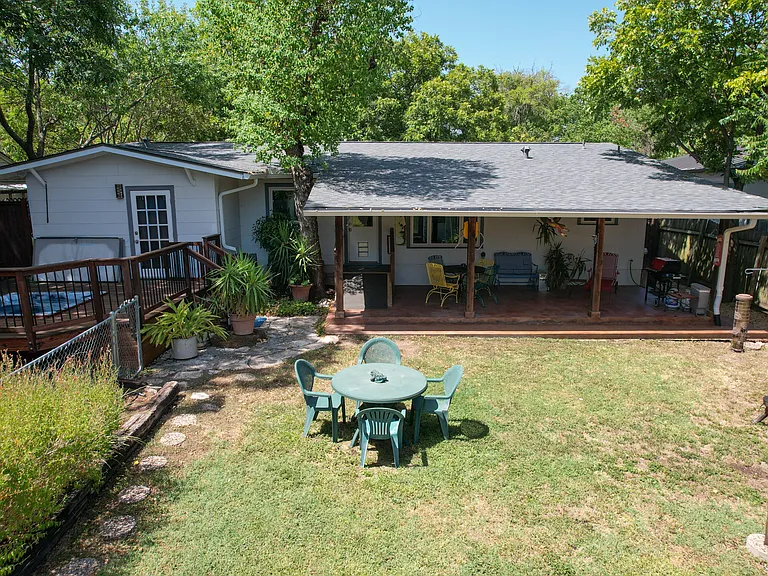 2410 Elmglen Dr — Photo 26