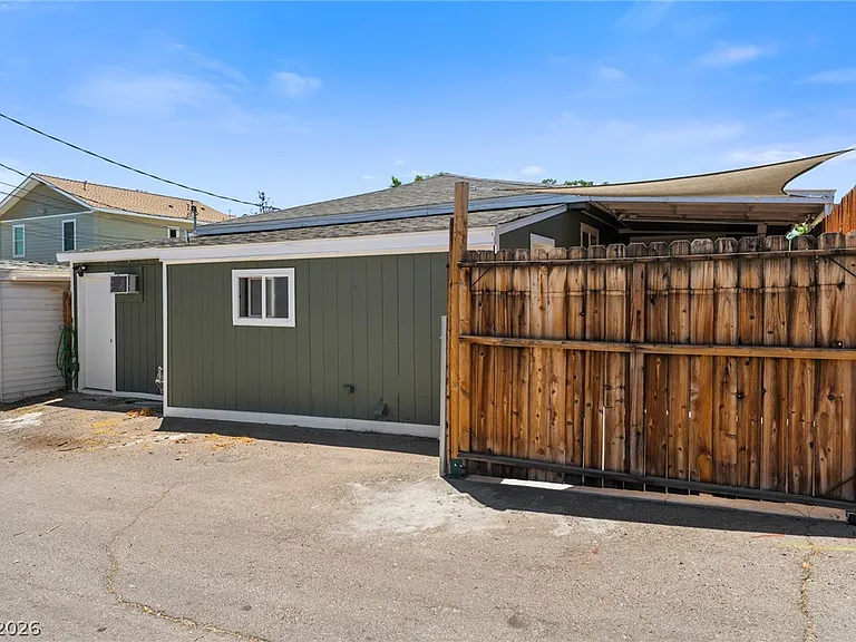 605 L Ave — Photo 39