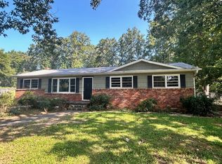 615 Garvin Lake Rd, Gaffney, SC 29340