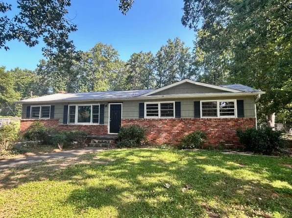 615 Garvin Lake Rd, Gaffney, SC 29340